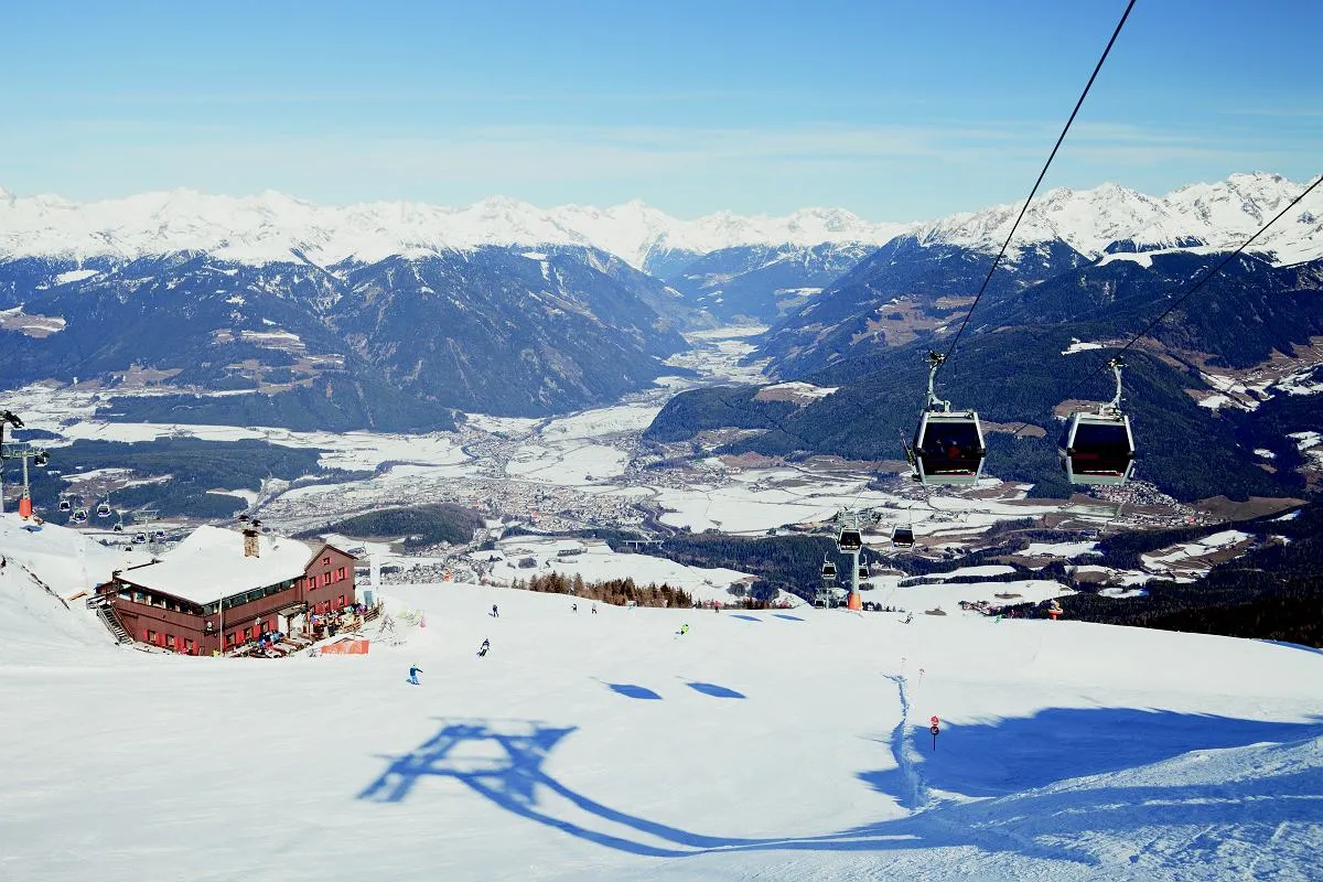 Zdjęcie Do kiedy sezon na narty? Sprawdź, aby nie przegapić ostatnich zjazdów