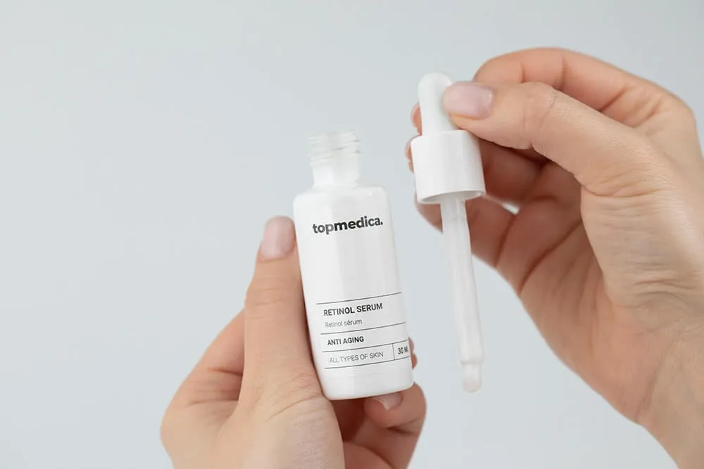 Zdjęcie Retinol czy kwas glikolowy – który lepiej działa na Twoją skórę? Porównanie skuteczności