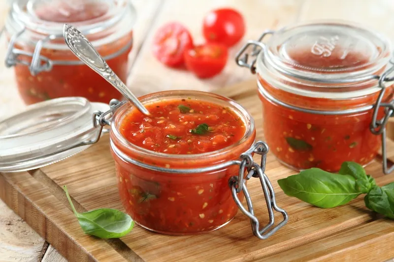 Zdjęcie Jak zrobić sos do pizzy z koncentratu, by zaskoczyć smakiem?