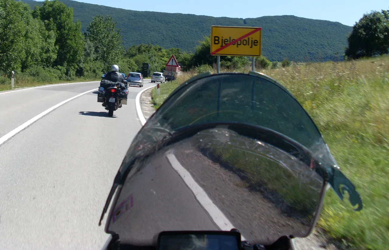 Zdjęcie Jak ustawić deflektor motocyklowy, aby poprawić komfort jazdy