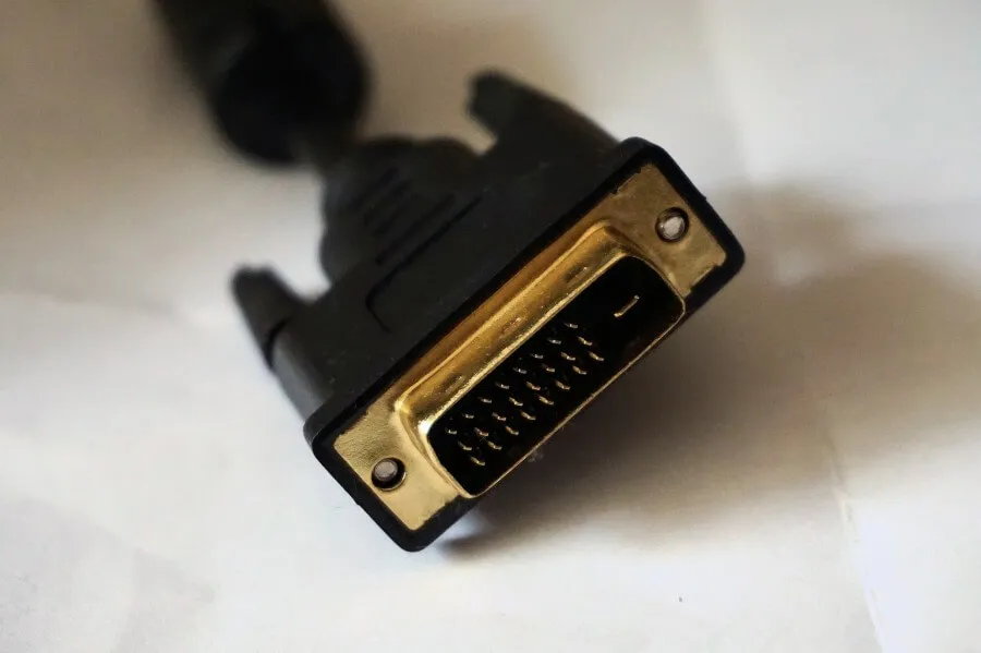 Zdjęcie Jak podłączyć monitor do laptopa kablem HDMI bez problemów i stresu