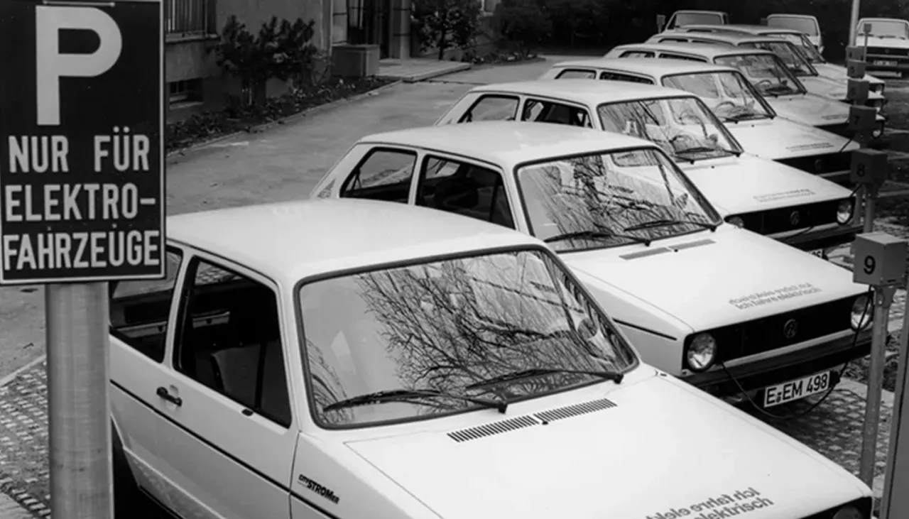 Zdjęcie Od kiedy tylko samochody elektryczne? Kluczowe daty i zmiany w przepisach