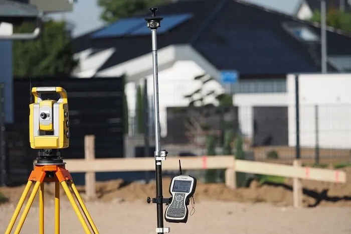 Zdjęcie Co to technik geodeta? Zrozum jego rolę i ścieżkę kariery