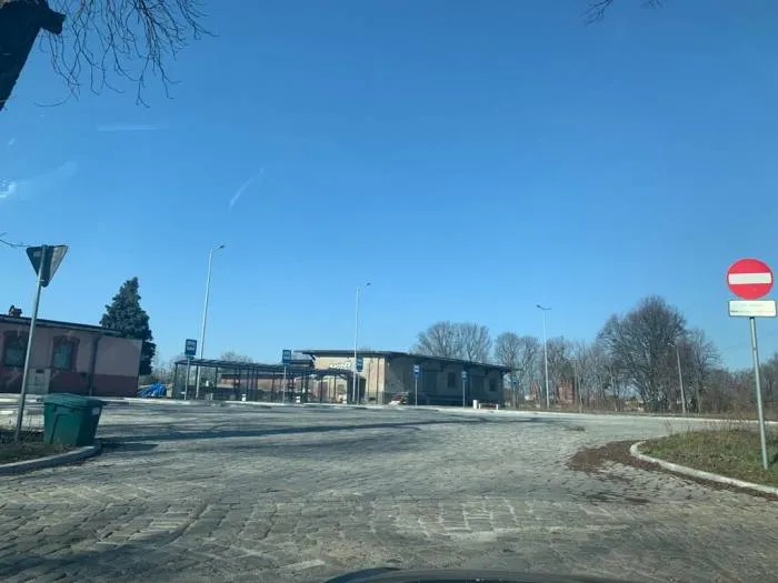 Zdjęcie Gdzie zatrzymuje się autobus z Trzebnicy do Wrocławia? Sprawdź przystanki!
