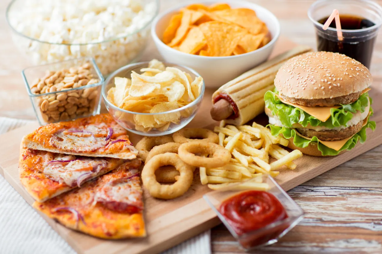 Zdjęcie Jak jeść hamburgera: 5 sposobów, które ułatwią Ci jedzenie