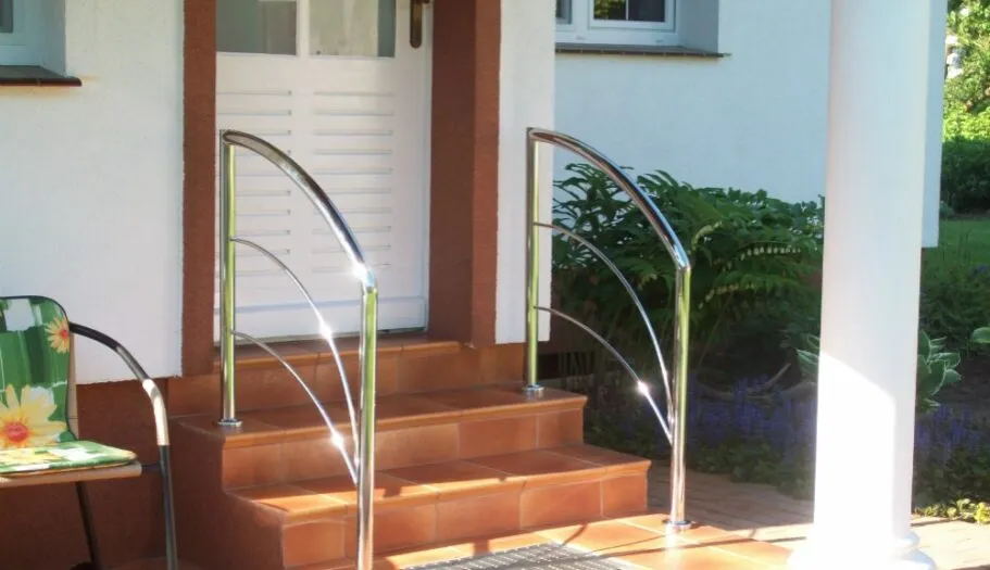 Zdjęcie Jak skutecznie czyścić balustrady ze stali nierdzewnej bez ryzyka uszkodzeń