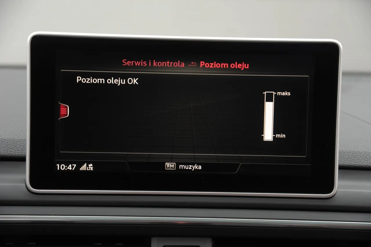 elektroniczny wskaźnik poziomu oleju w samochodzie