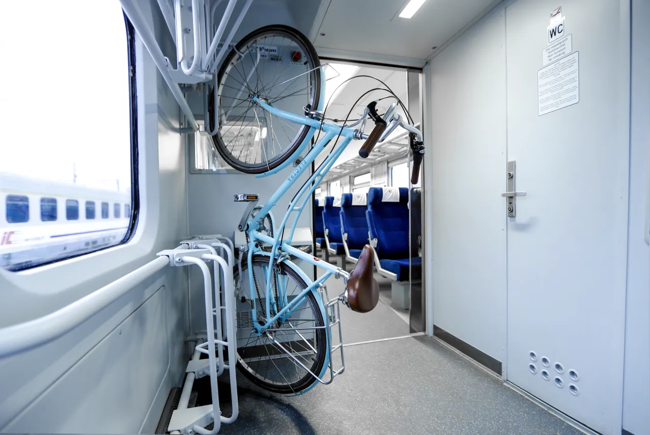 przew&oacute;z rower&oacute;w w pociągu intercity