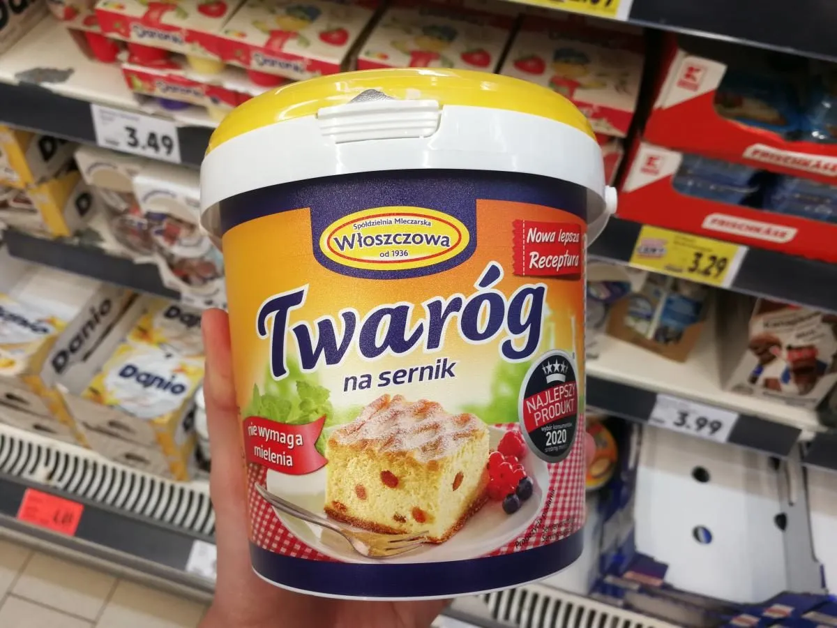jaki ser do sernika twaróg z wiaderka czy kostki