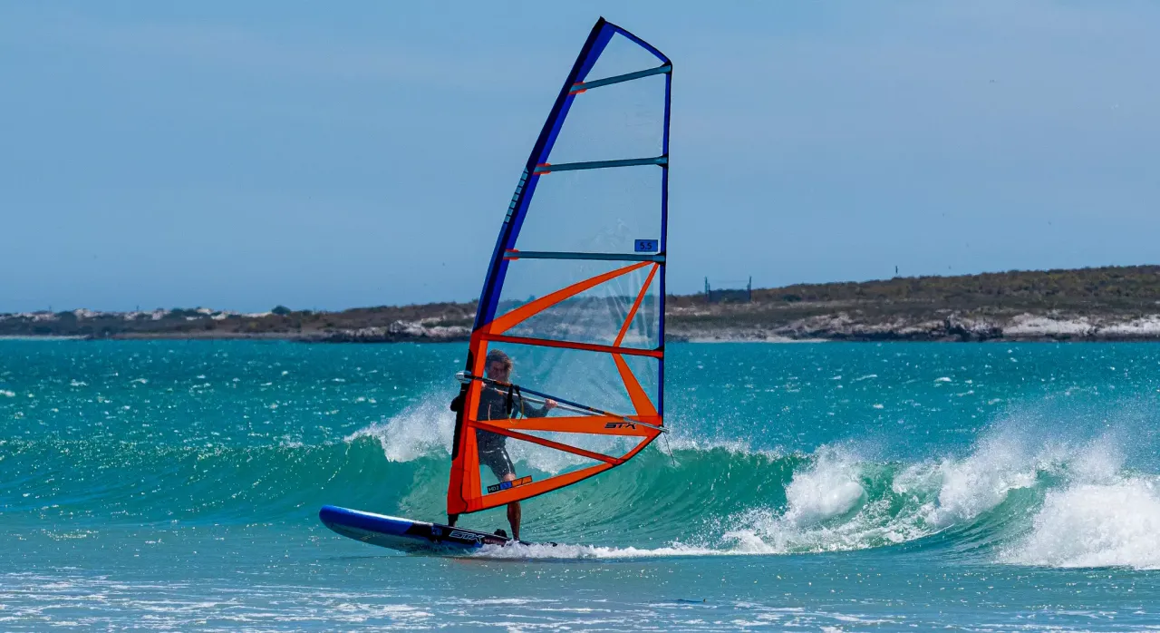Jak zacząć windsurfing krok po kroku