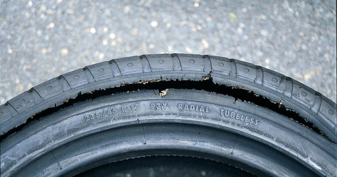 przebicie opony czoło bieżnika