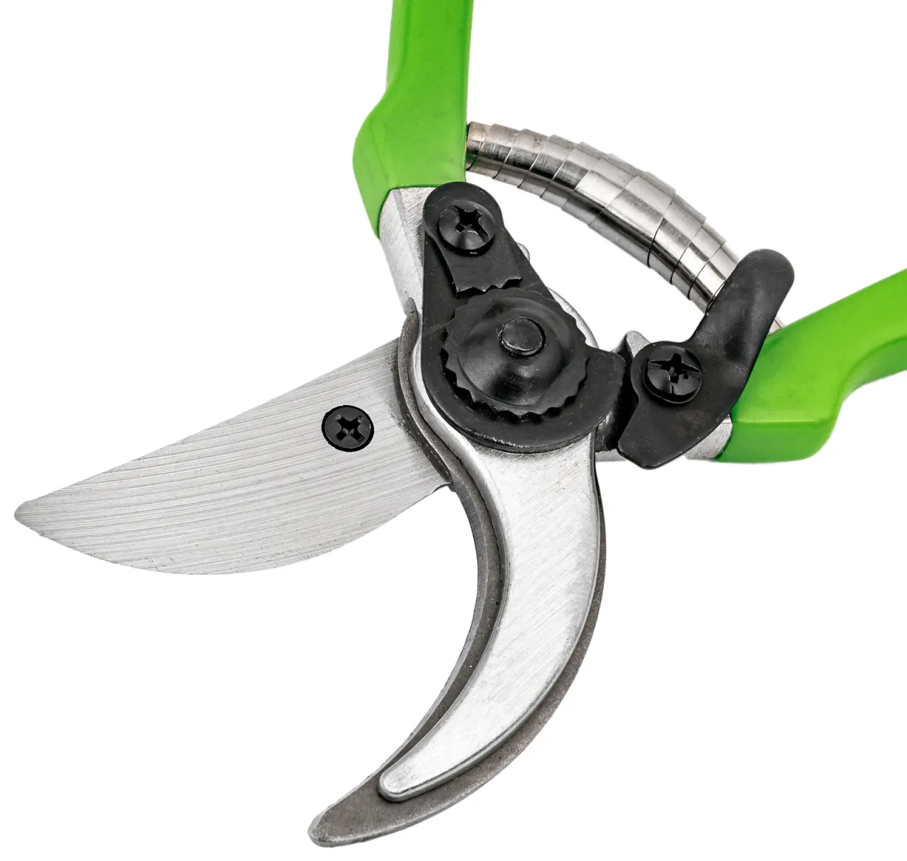 ostry i czysty sekator ogrodowy