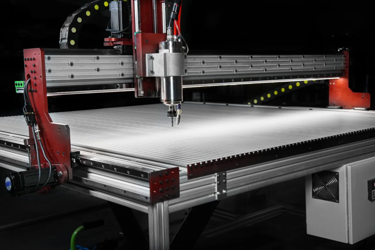 Przykładowe frezarki CNC DIY z profilami aluminiowymi