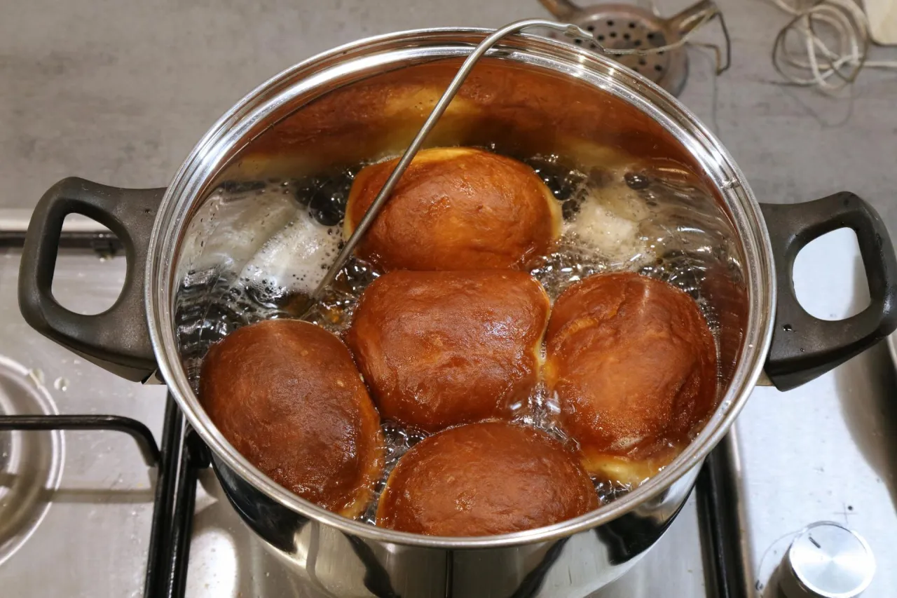 tradycyjne pączki smażone na smalcu vs nowoczesne na oleju roślinnym