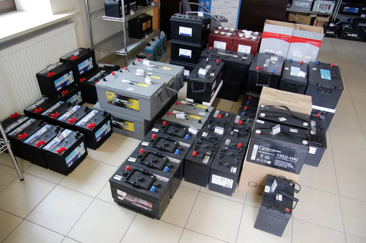 Porównanie akumulatorów AGM EFB kwasowo-ołowiowy