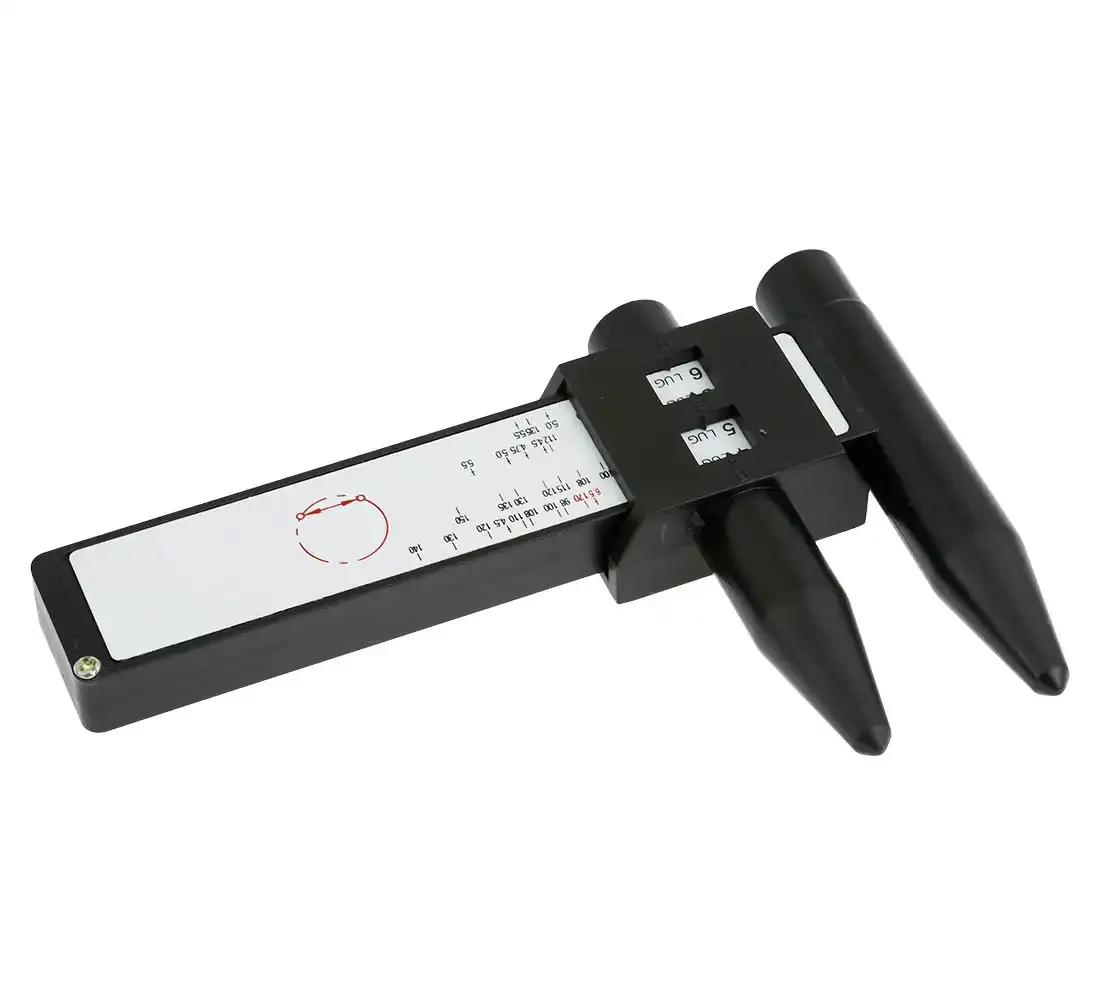 pomiar rozstawu śrub felgi suwmiarką