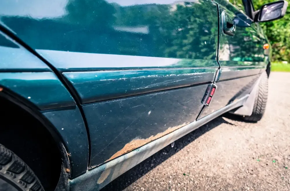 rodzaje rdzy na samochodzie powierzchowna wgłębna perforacyjna