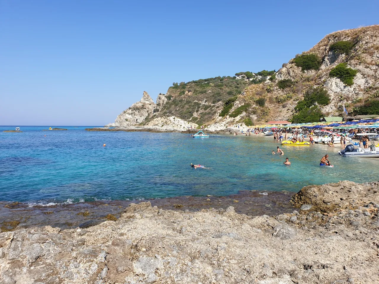 Capo Vaticano plaża Grotticelle turkusowa woda