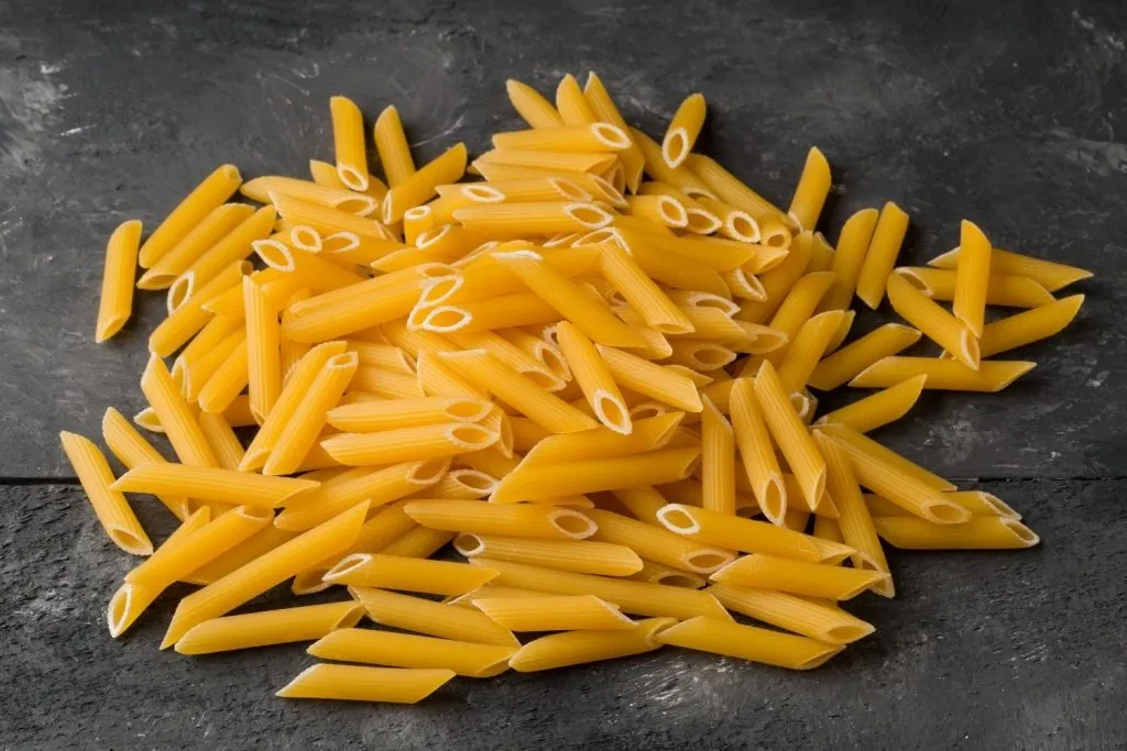 różne rodzaje makaronu penne