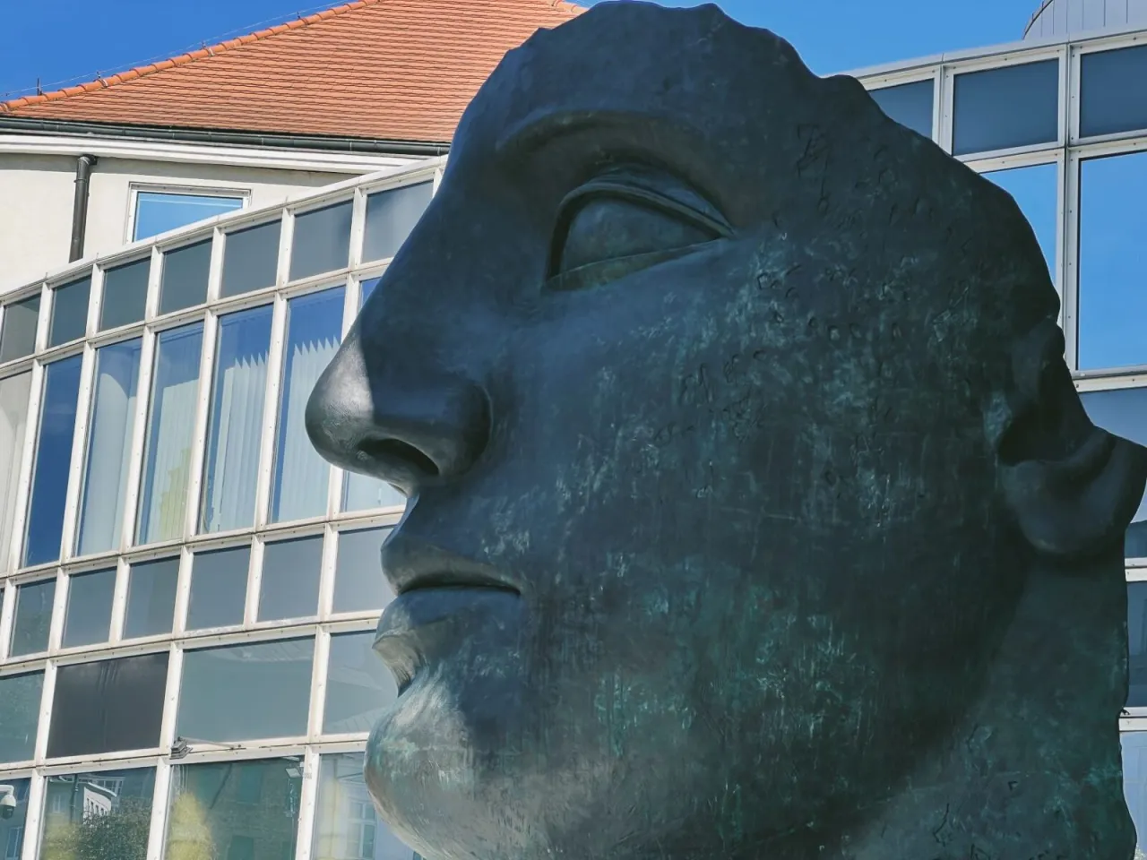 Igor Mitoraj Ikaria La D&eacute;fense