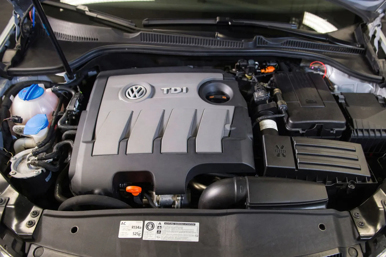 VW Golf 6 TDI Motorraum