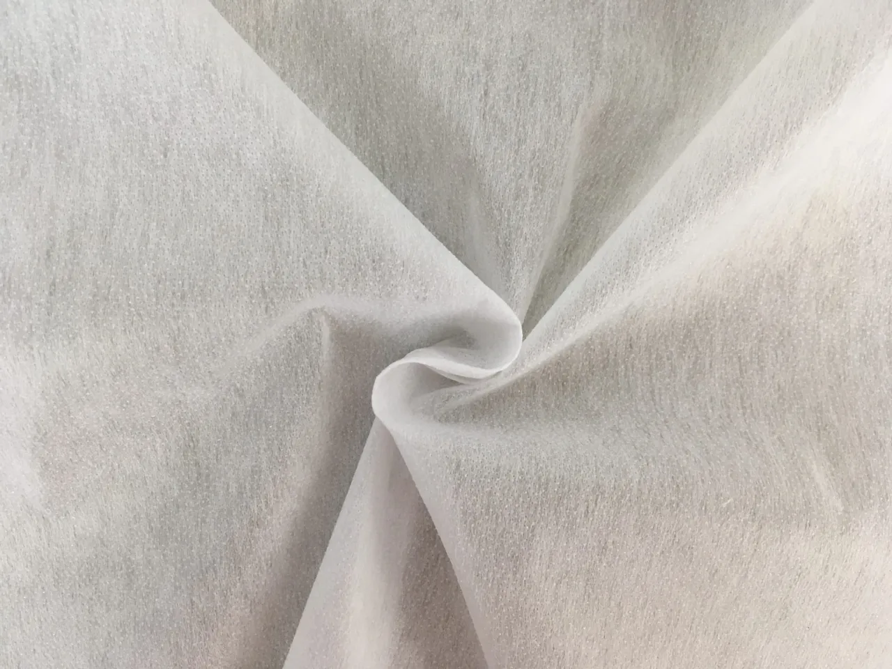 Sklep z flizeliną dekoracyjną stacjonarnie