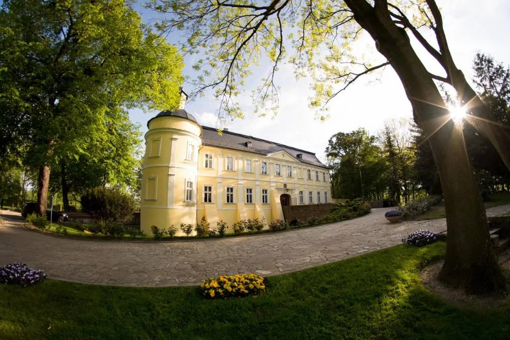Zdjęcie Najlepsze atrakcje w Chałupkach, które musisz zobaczyć podczas wizyty