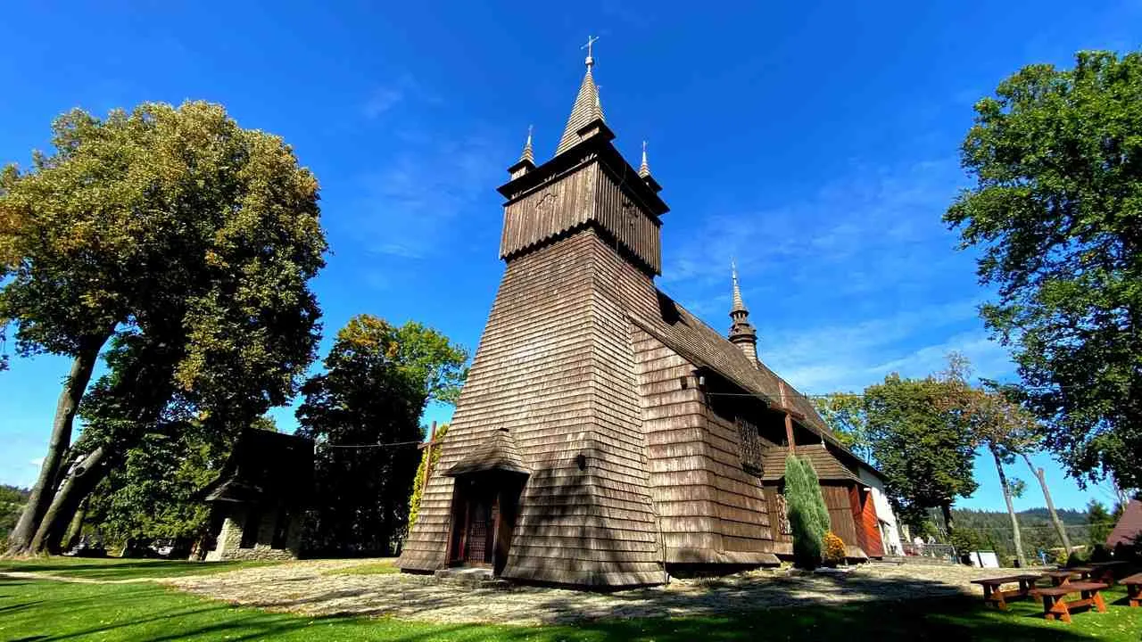 drewniany kości&oacute;ł Orawka