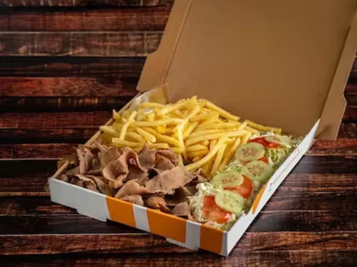 Kebab box z frytkami i surówką
