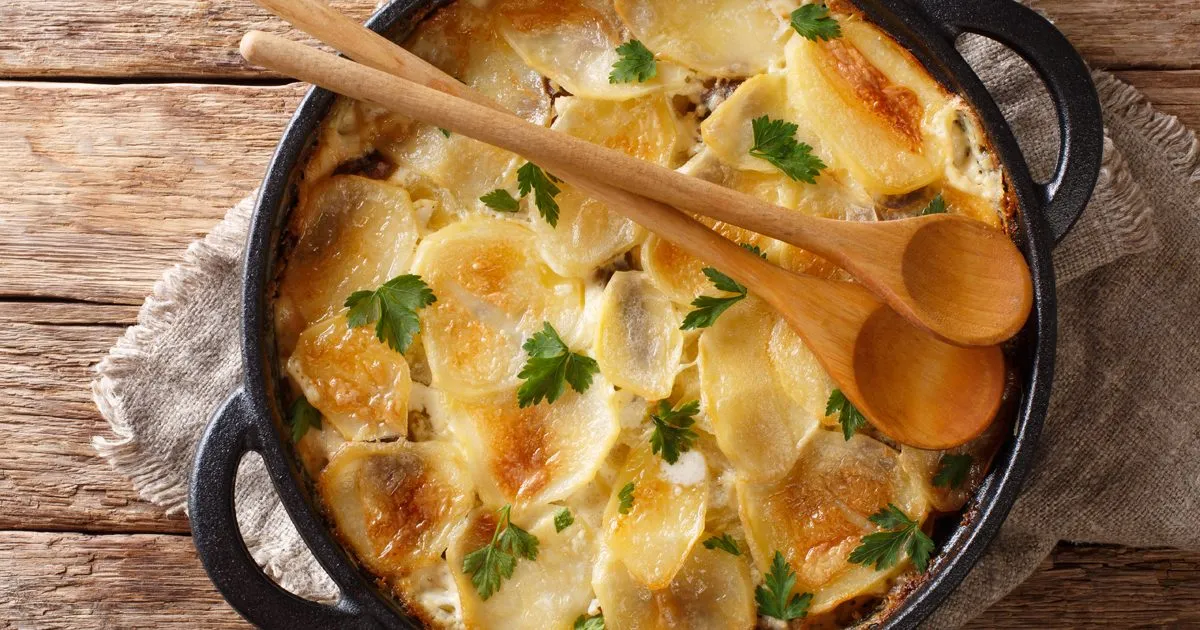 Różne wersje zapiekanki ziemniaczanej z kurczakiem