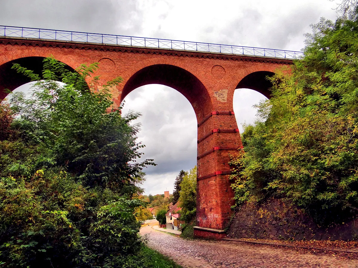 Wiadukt kolejowy Łag&oacute;w Lubuski