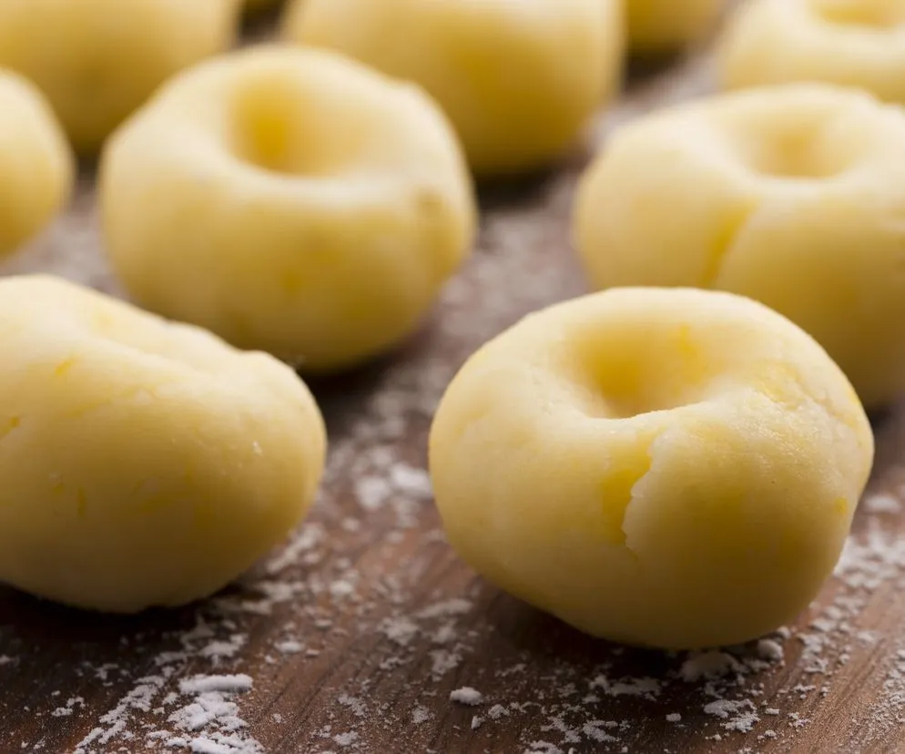 Zdjęcie Kluski śląskie: ile mają kalorii? Nie tuczą, jeśli wiesz jak!