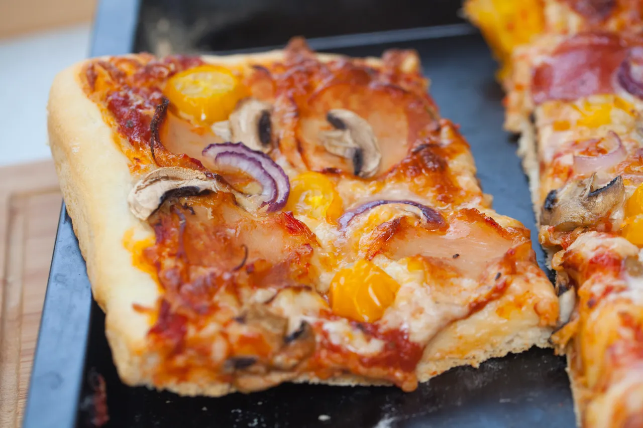 świeże składniki na ciasto do pizzy