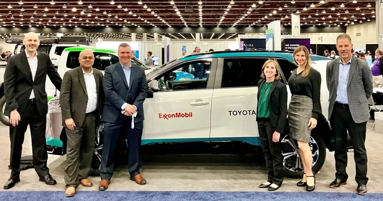 ExxonMobil Toyota współpraca oleje