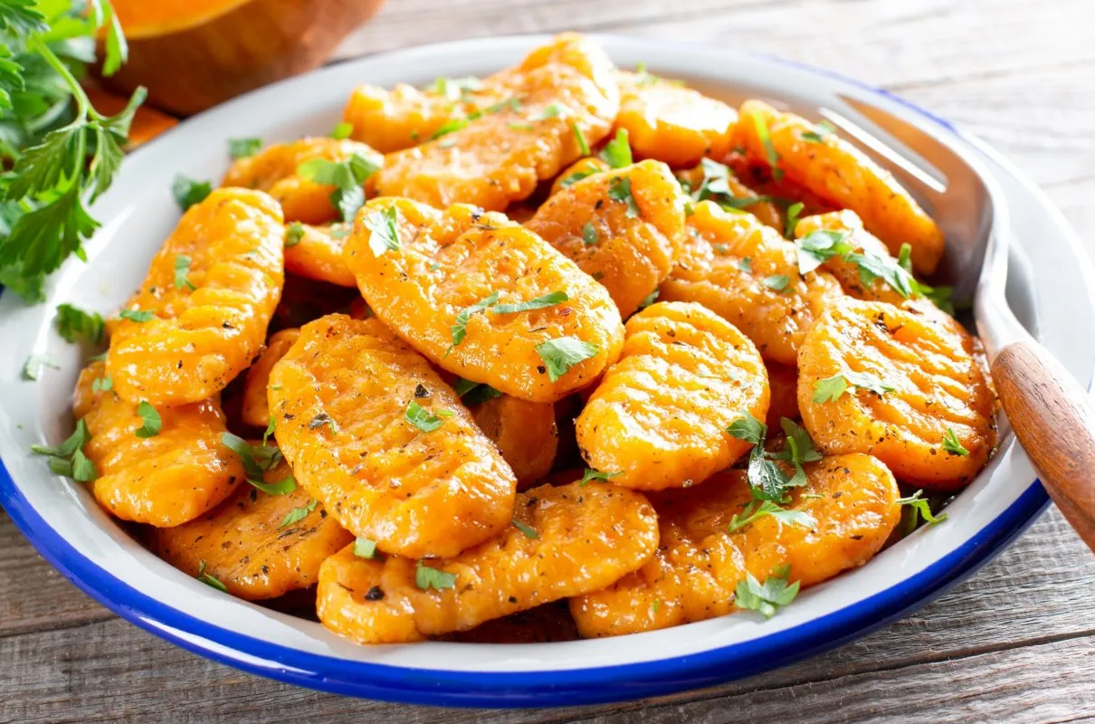 Pyszne kopytka z dyni, idealne na obiad. Proste i szybkie danie, które zachwyci smakiem.