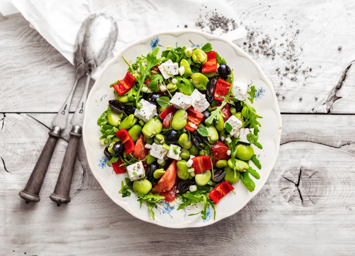 sałatka z bobem i fetą