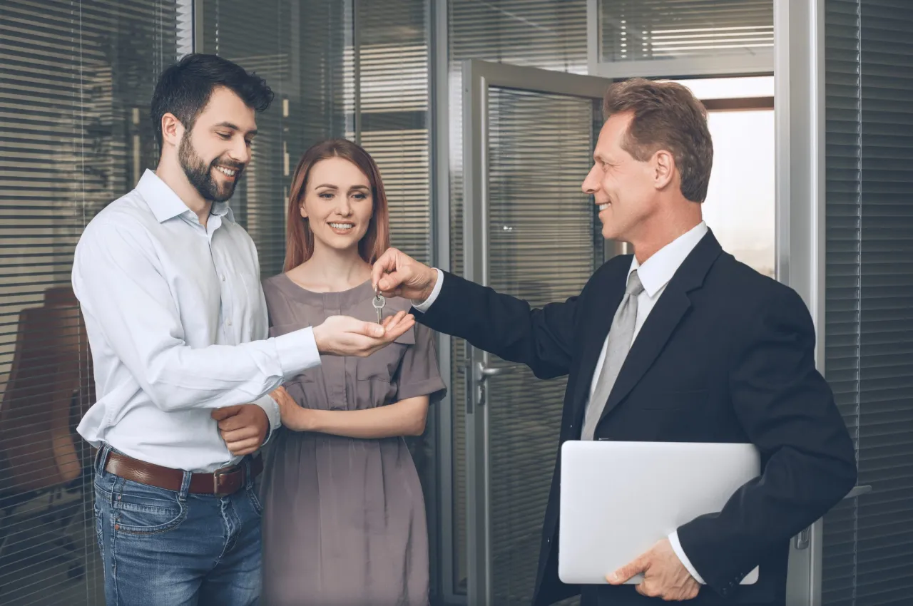 najemca płaci prowizję biura nieruchomości