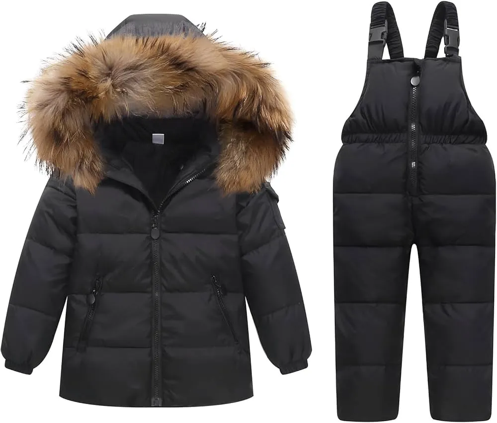 dziecko w zestawie zimowym kurtka i spodnie