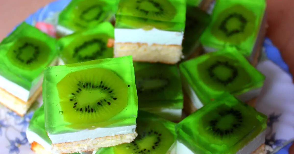 Owoce zakazane w galaretce: kiwi, ananas