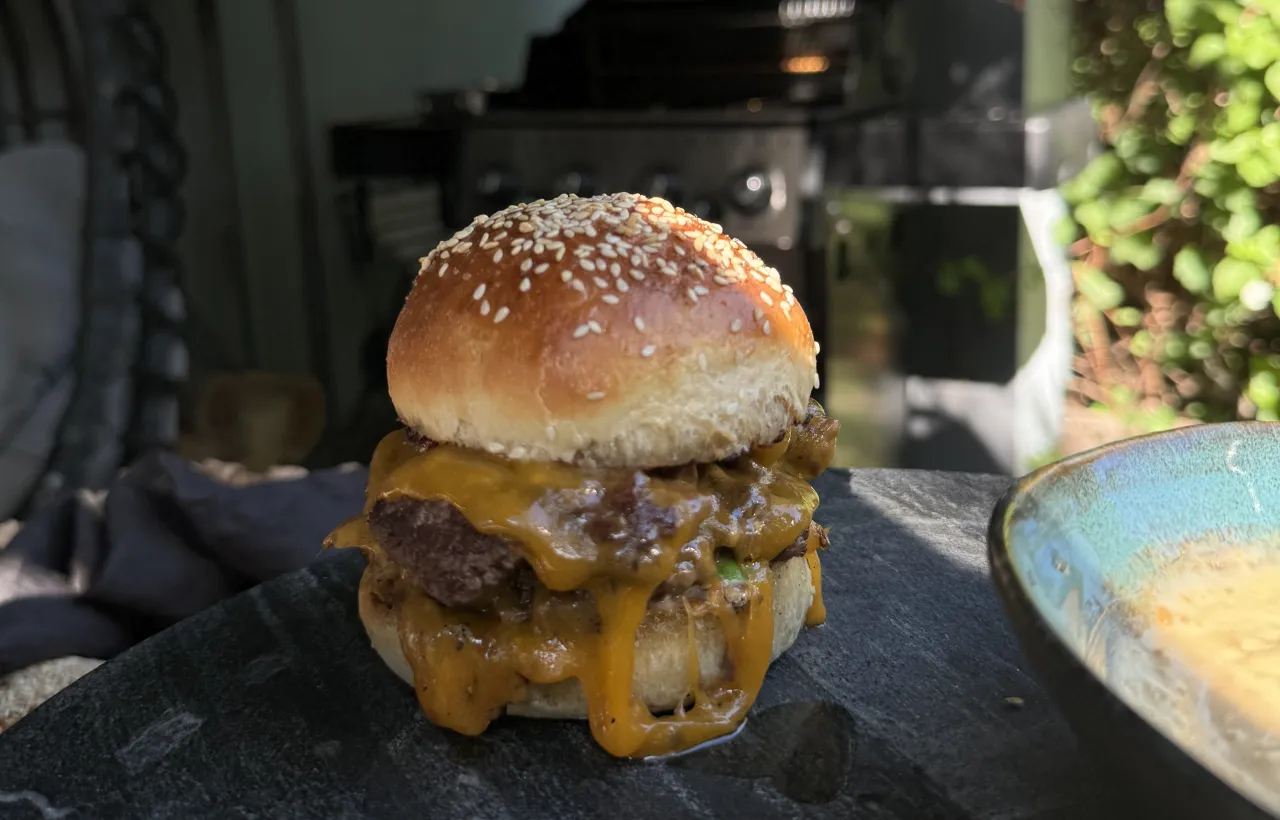 domowe przygotowanie smash burgera