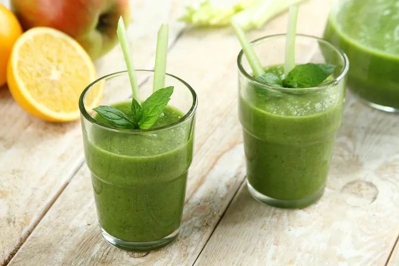 zdrowy zielony koktajl