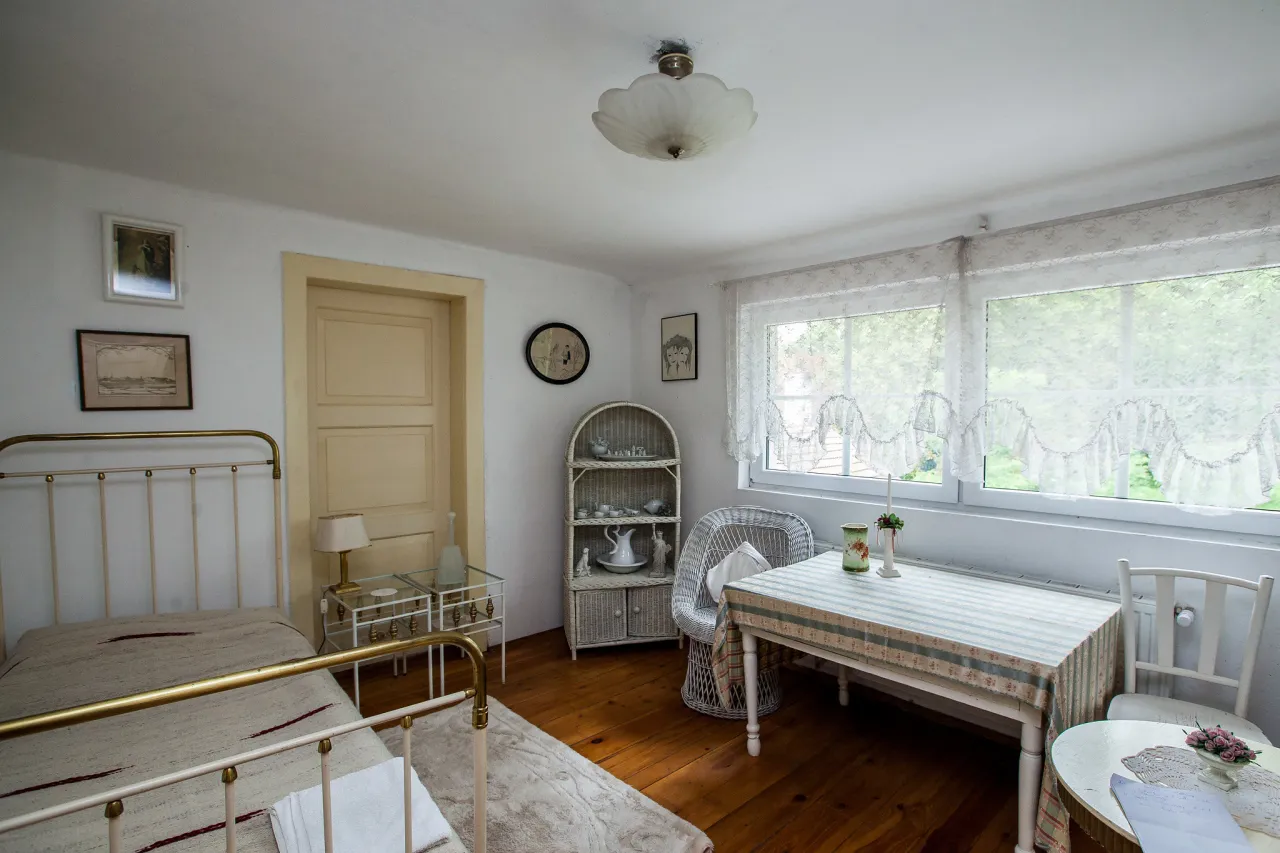 Dworek w Odonowie wnętrza zabytkowe pokoje