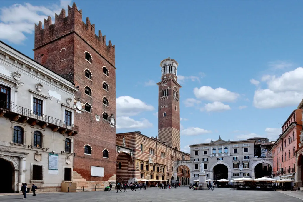 Piazza delle Erbe, Torre dei Lamberti, Arche Scaligere