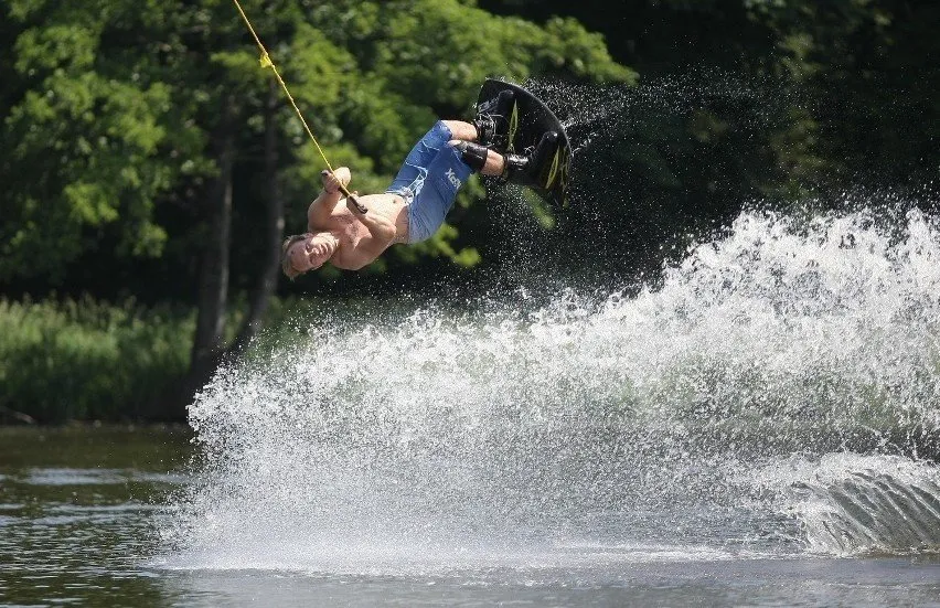 Wakeboard Jezioro Bielawskie wyciąg narty wodne
