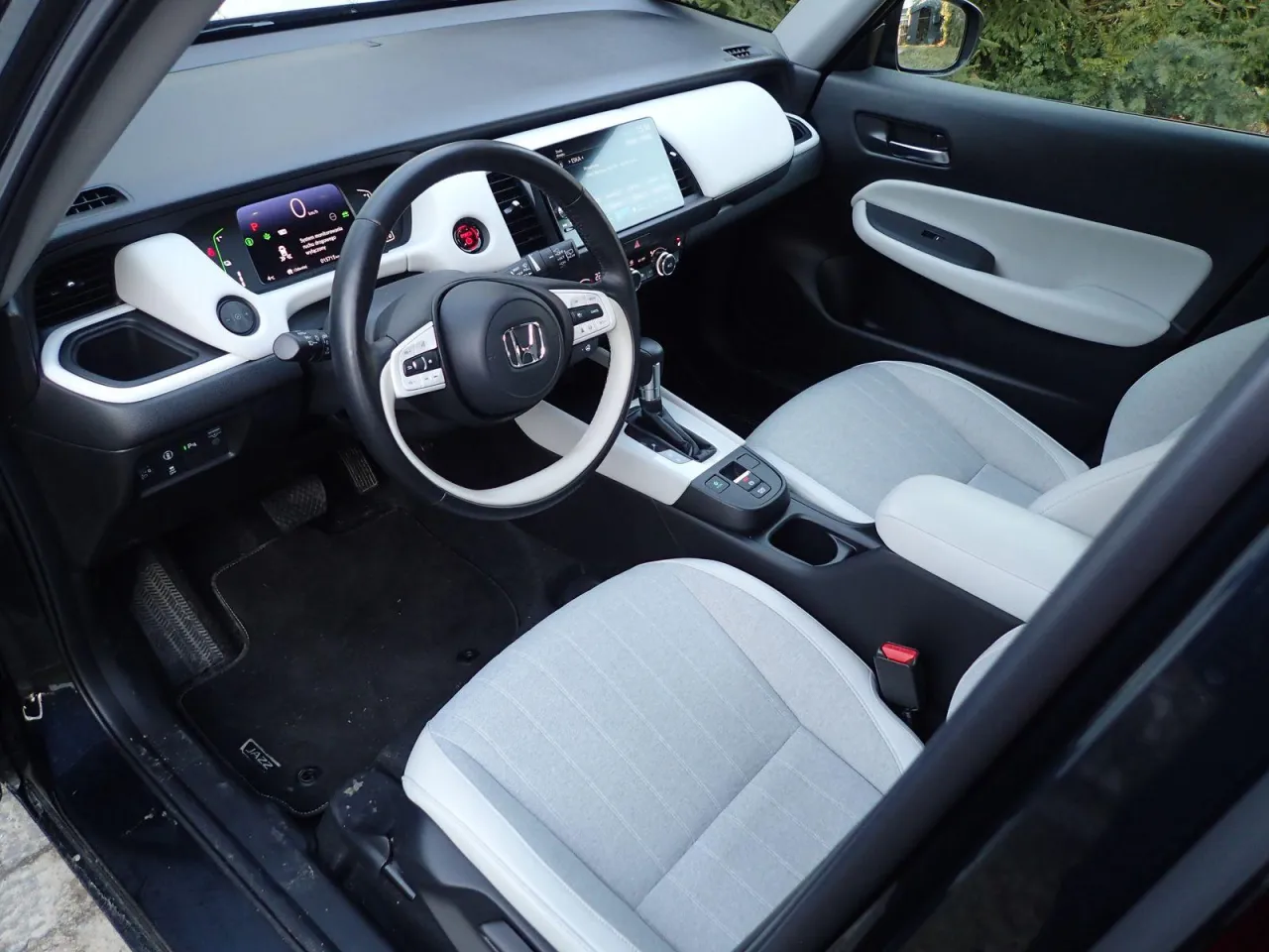 Honda Jazz 4 wnętrze kokpit
