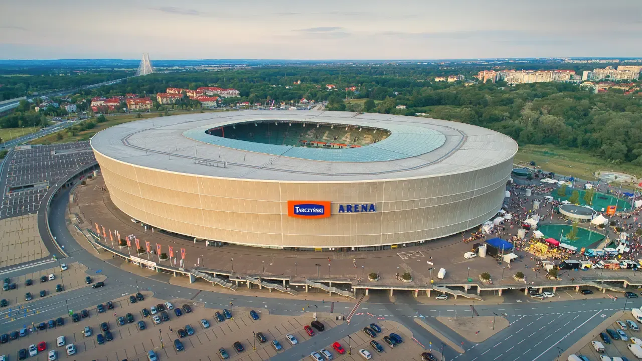 Tarczyński Arena Wrocław z zewnątrz