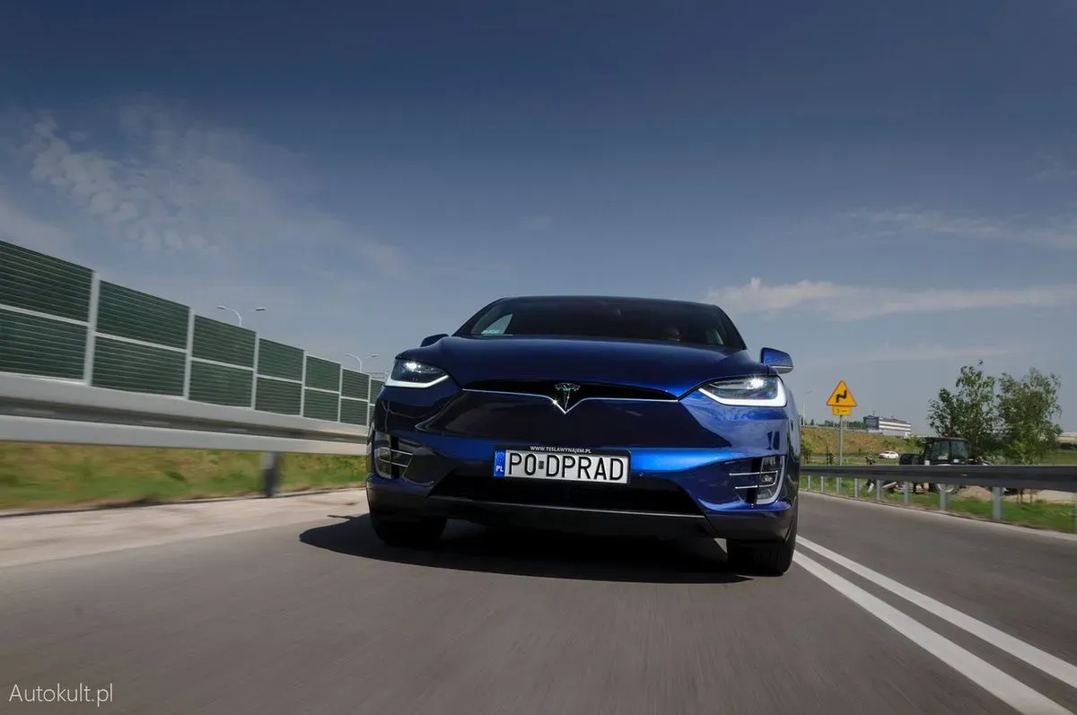 Zdjęcie Ile kosztuje samochód elektryczny Tesla? Ceny modeli w Polsce