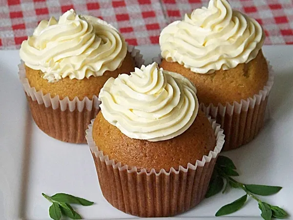 Zdjęcie Jak zrobić krem do babeczek, który zachwyci Twoich gości