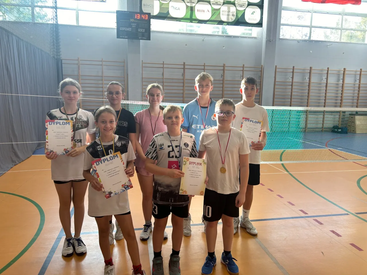 Nastolatkowie spotkania szkoła hobby