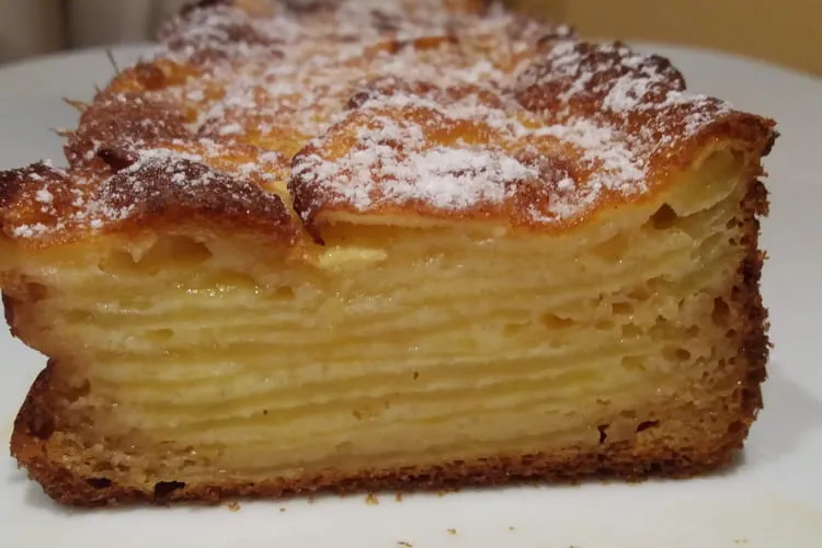 Gâteau invisible aux pommes léger